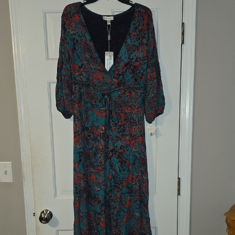 NWT V-Neck Maxi Dress 3/4 Sleeves
